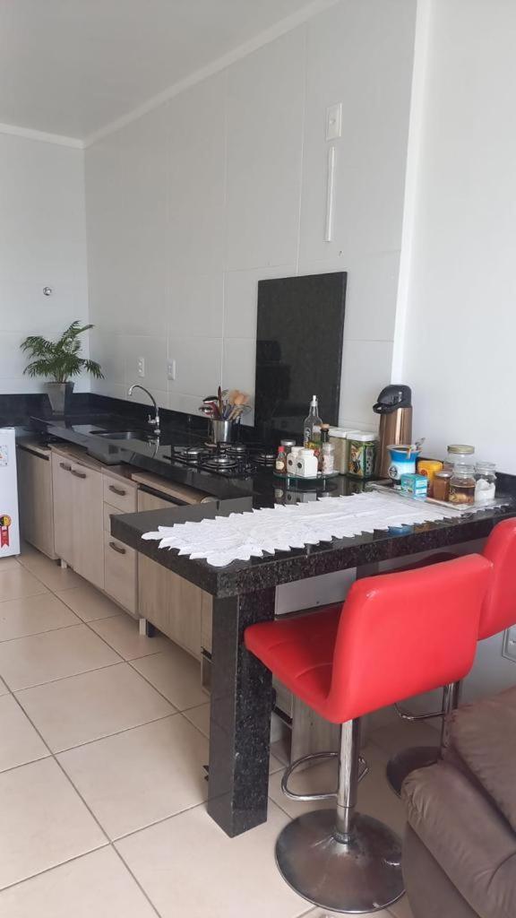 Apartamento Na Palhoca, Com Vista Para O Mar, Proximo A Mercados, Padarias E Farmacias. Экстерьер фото